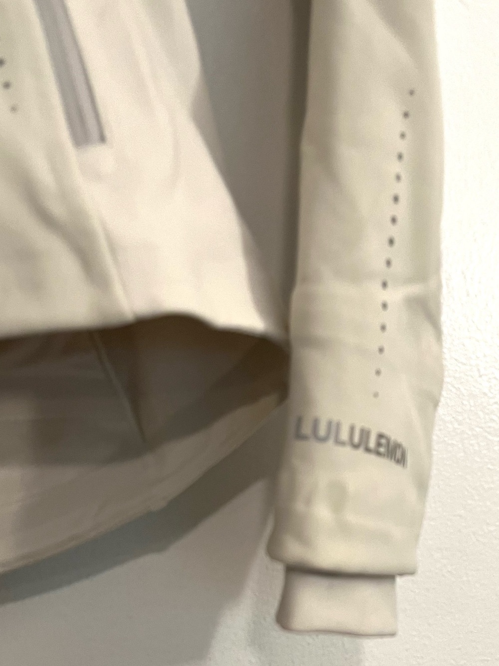 Lululemon Womens Cross Chill Performance Jacket in Bone - Picture 7 of 9